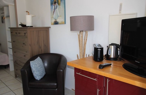 Marsillargues Apartment | studio 2 people in a village