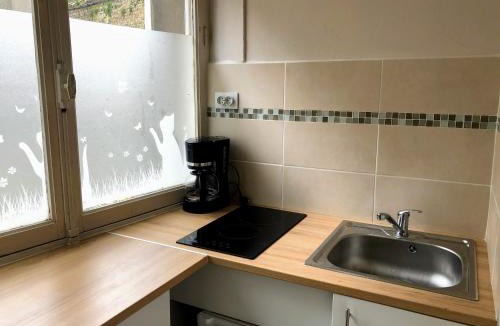 Ville Haute Apartment | Studio 2 pers en vieille ville parking gratuit - by La Source d'OrFée