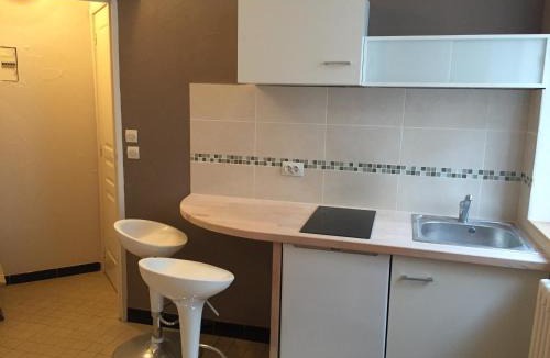 Ville Haute Apartment | Studio 2 pers en vieille ville parking gratuit - by La Source d'OrFée