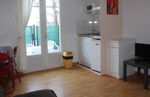 Saint-Cyprien Apartment | Studio 2 pers. in St Cyprien between village and beaches on the coteradieuse site. wif
