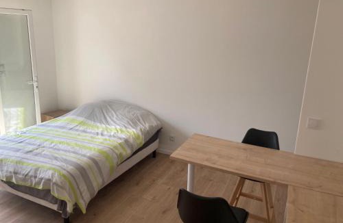 Saran Apartment | Studio 2 personnes au calme avec courette