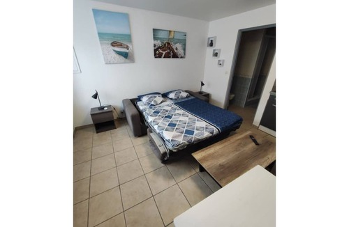 Saint-Pierre-de-Plesguen Apartment | Studio 2 Personnes en Centre Ville