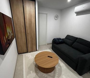 Saint-Andiol Apartment | Studio 2 personnes maximum