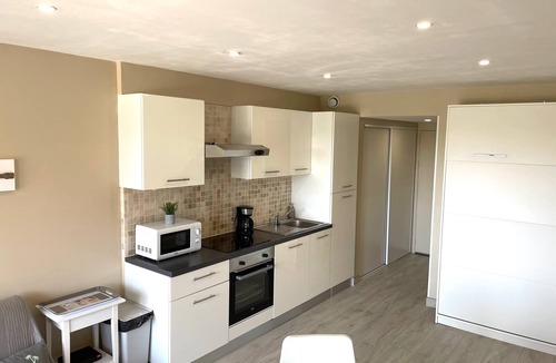 Hyeres Apartment | Studio 2-Studio-Ensuite with Shower-Harbour view
