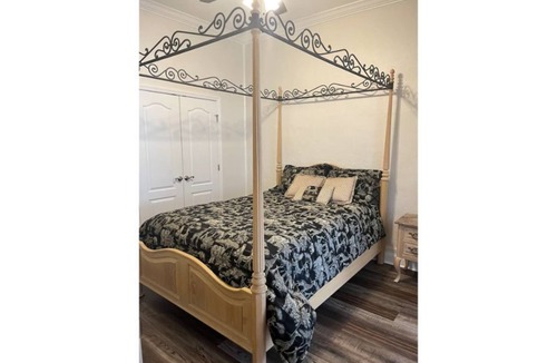 Tifton Apartment | Studio #2 - Stylish 1 bedroom studio apartment