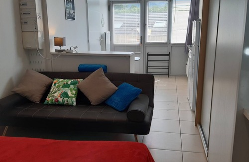 Sonnaz Apartment | Studio 20 m2 in house 5 km Chambéry 10 km Aix les Bains