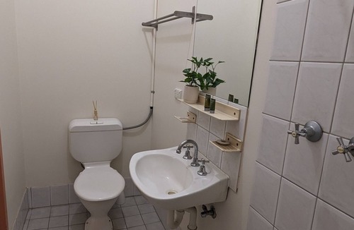 Adelaide Central Business District Cabin | Studio 20 - Wright Lodge