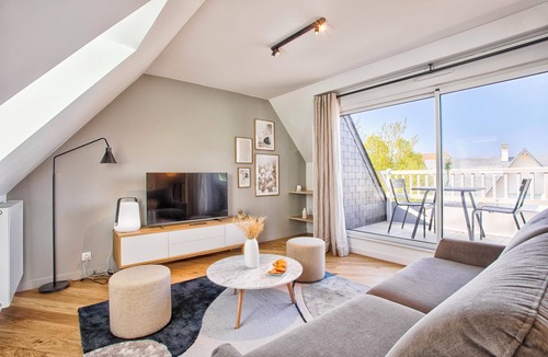 Tourgeville Apartment | Studio 21- Appt 5- L'Amour et les Forêts -Tourgéville a few steps from the beach