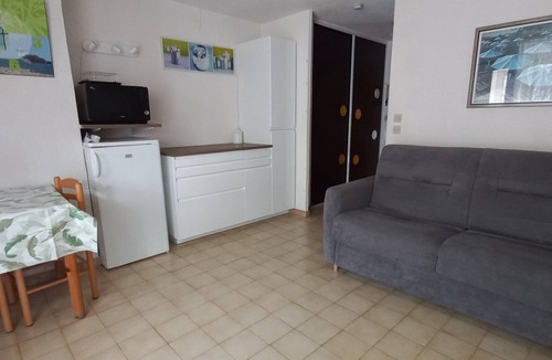 Lamalou-les-Bains Apartment | Studio 23 m2 ideal for spa treatments.
