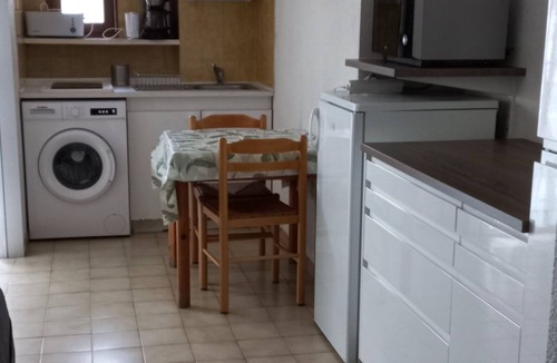 Lamalou-les-Bains Apartment | Studio 23 m2 ideal for spa treatments.