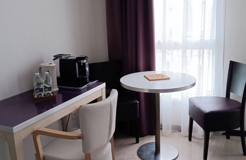 Lourdes Apartment | Studio 24m2 on 4th floor (elevator), wifi 5G, next to SNCF train station