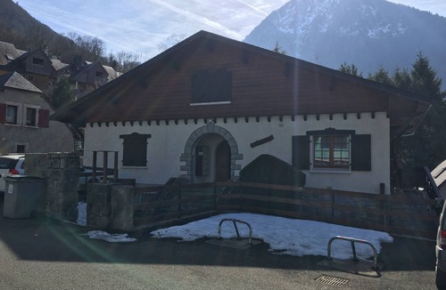 Cauterets Apartment | Studio 25 m2 equipped and furnished in chalet