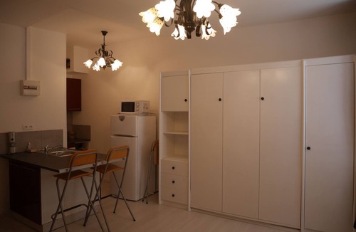 Pont-Saint-Esprit Apartment | studio 25 m2 furnished refurbished