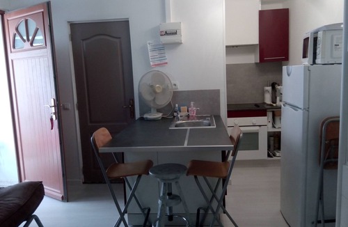 Pont-Saint-Esprit Apartment | studio 25 m2 furnished refurbished