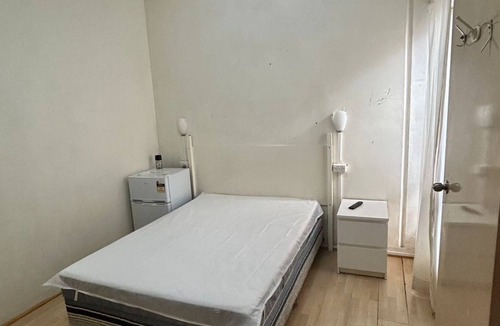 Adelaide Central Business District Cabin | Studio 25 - Wright Lodge