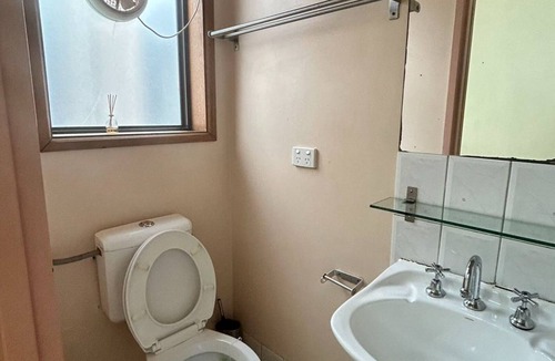 Adelaide Central Business District Cabin | Studio 25 - Wright Lodge