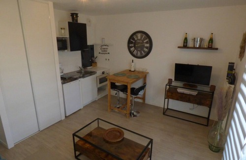 Bezannes Apartment | Studio 27 m2 700 m from TGV station
