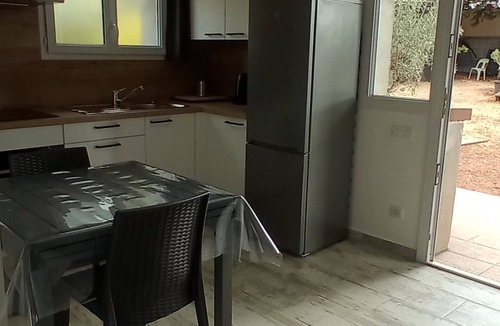 La Valette-du-Var Apartment | Studio 28 m square, garden level, no works.