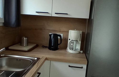 La Valette-du-Var Apartment | Studio 28 m square, garden level, no works.