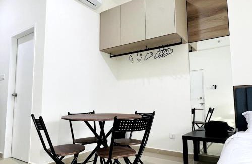 Melayu Apartment | Studio 2bed4pax KekLokSi View