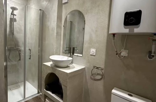 Aulus-les-Bains Apartment | Studio 3 " Aux volets bleus " Cosy studio at the foot of the Pyrenees