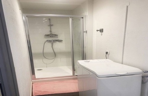 Lherm Apartment | STUDIO 30 M2 ground floor sleeping area and terrace