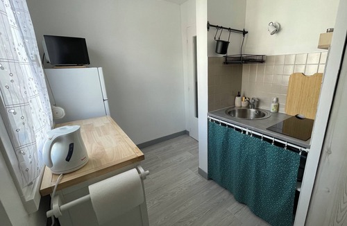 Aix-les-Bains City Center Apartment | Studio 30 m2 + Private Parking - Aix Centre - Tourists/Curists