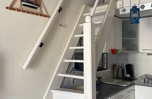 Les Cabanes de Fleury Apartment | Studio 300m from the sea, fully equipped