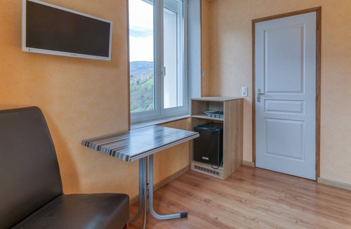 Arvillard Apartment | Studio '304' with Shared Pool, Shared Terrace and Wi-Fi