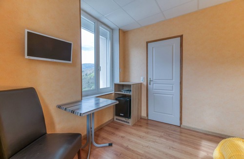 Arvillard Apartment | Studio '304' with Shared Pool, Shared Terrace and Wi-Fi