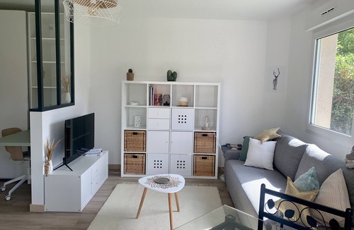 Divonne-les-Bains Apartment | Studio 32 m2 with garden