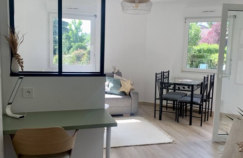 Divonne-les-Bains Apartment | Studio 32 m2 with garden
