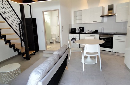 La Pompignane Apartment | Studio 32 m², quiet and air-conditioned, ideal for discovering Montpellier and its region.