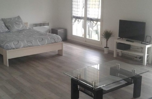 Jury Apartment | Studio 33 m2 avec terrasse a proximité de Metz