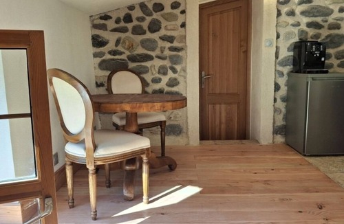Saint-Martin-le-Superieur Apartment | Studio 4 people with water room
