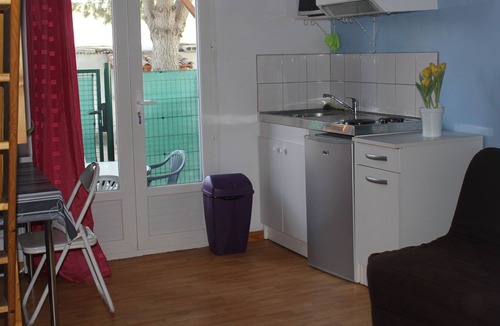 Saint-Cyprien Apartment | Studio 4 pers ground floor, large garden terrace close to the sea and shops
