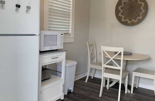 Mango Groves Apartment | Studio #4 - Within Steps to Downtown Lake Worth Beach