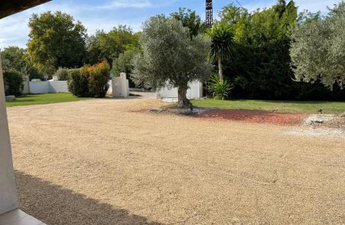 Saintes-Maries-de-la-Mer House | Studio 40m2 avec terrasse LE MAS DE LAURIANE