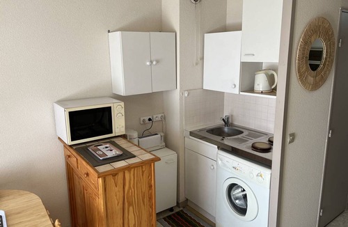 Saint-Palais-sur-Mer Apartment | Studio 400m from beach - Sleeps 3 - Includes garage