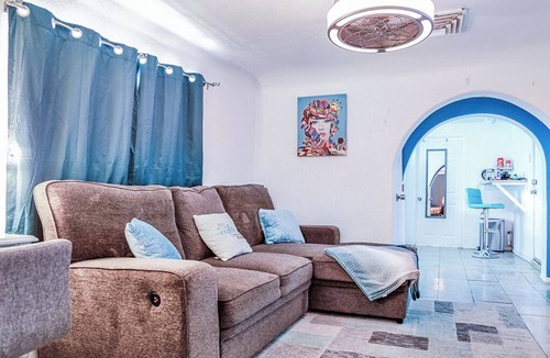 Barelas Apartment | Studio 420♨ Fast Wifi! ☞Minutes from Downtown