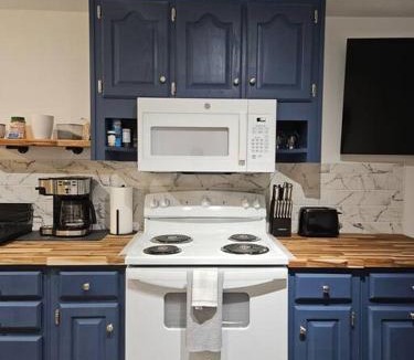 Phenix City Ski Chalet | Studio 431-Vet owned 14 miles to Ft Moore