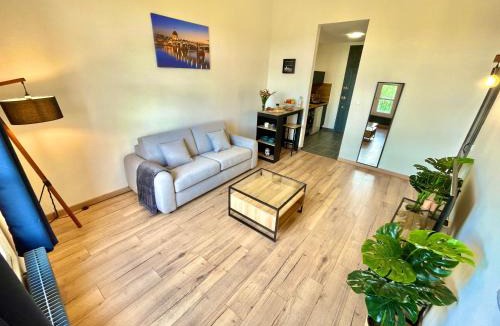 Fer a Cheval Apartment | " Studio 5ème Ciel " Vue - Centre Ville - Wifi