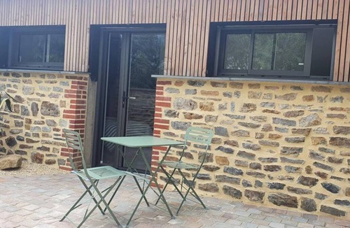 Martigne-Ferchaud Apartment | Studio 5 minutes from La Régalante, come and recharge your batteries in a green setting.