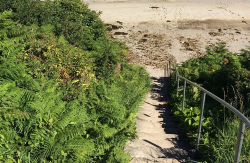 Saint-Pabu Apartment | Studio 50m from the beach