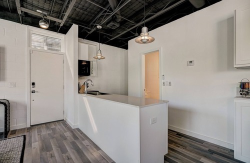 Norman House | Studio | 5mins to University of Oklahoma | Kitchen, Wi-Fi, Free Parking #Cha