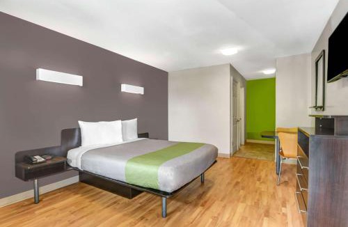 Chamblee Hotel | Studio 6-Atlanta, GA - Chamblee