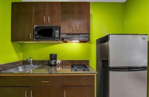 Chamblee Hotel | Studio 6-Atlanta, GA - Chamblee