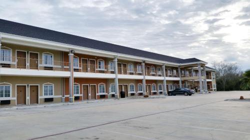 Beeville Hotel | Studio 6-Beeville, TX