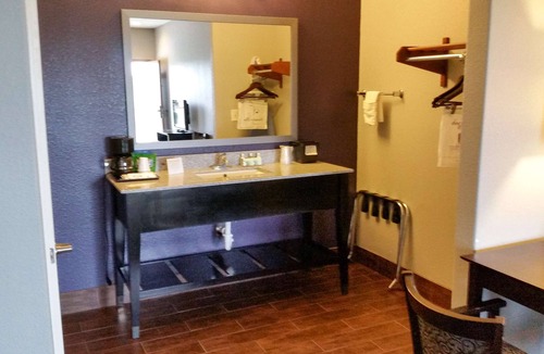 Beeville Hotel | Studio 6 Beeville, TX