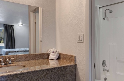 Branson West Hotel | Studio 6 Branson West, Mo – Silver Dollar City